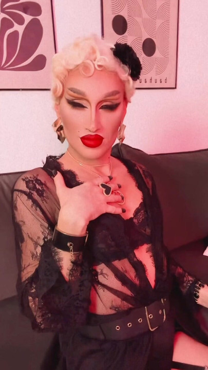 sexy trans in nylon