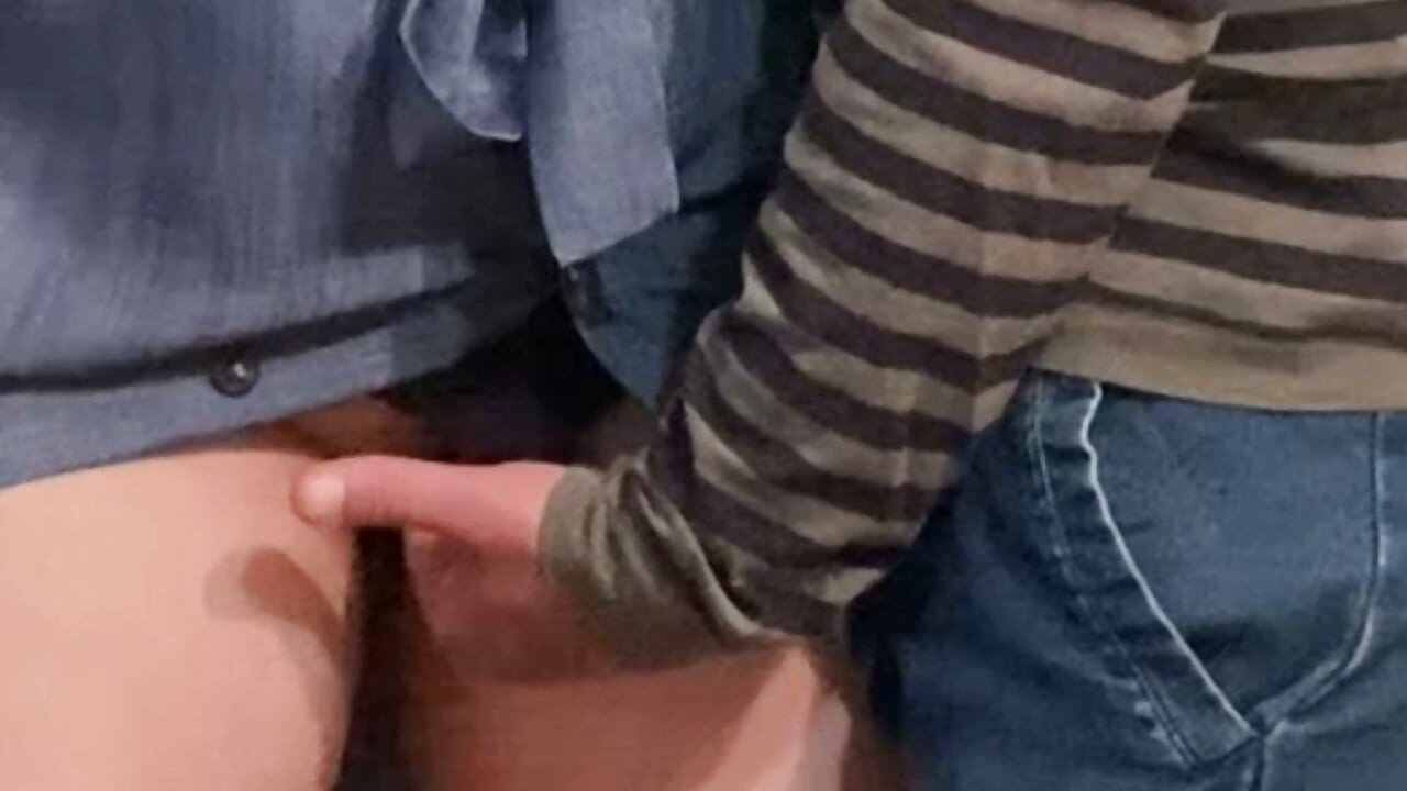 Την έγλυψε με τα δάχτυλα στο μουνί της