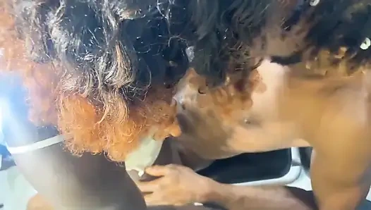 Meine Zierliche Runde Weiche Arsch-freundin Ist Eine Professionelle Schwanzreiterin