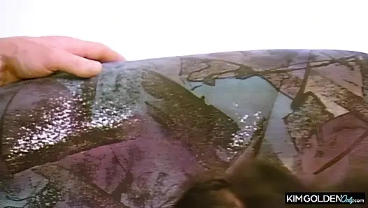 Geiler Couch-Sex mit leidenschaftlicher Bruenetten