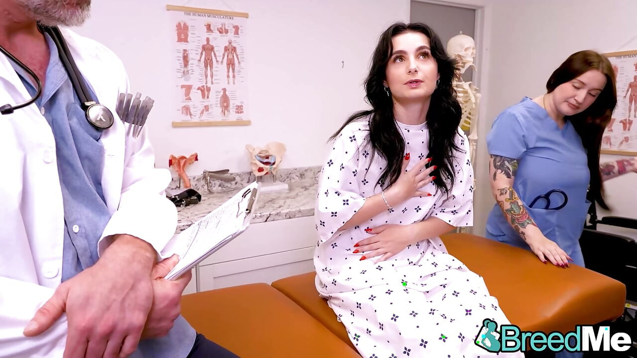 Evie Christian تحصل على علاج التلقيح الفعال جداً من Dr. Mike