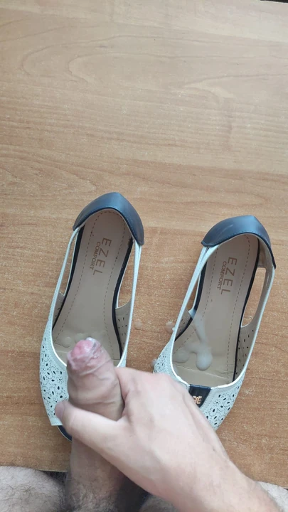 Cum in moms sandals