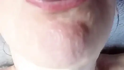 Olgun fahişe tüm yarağı yemek istiyor