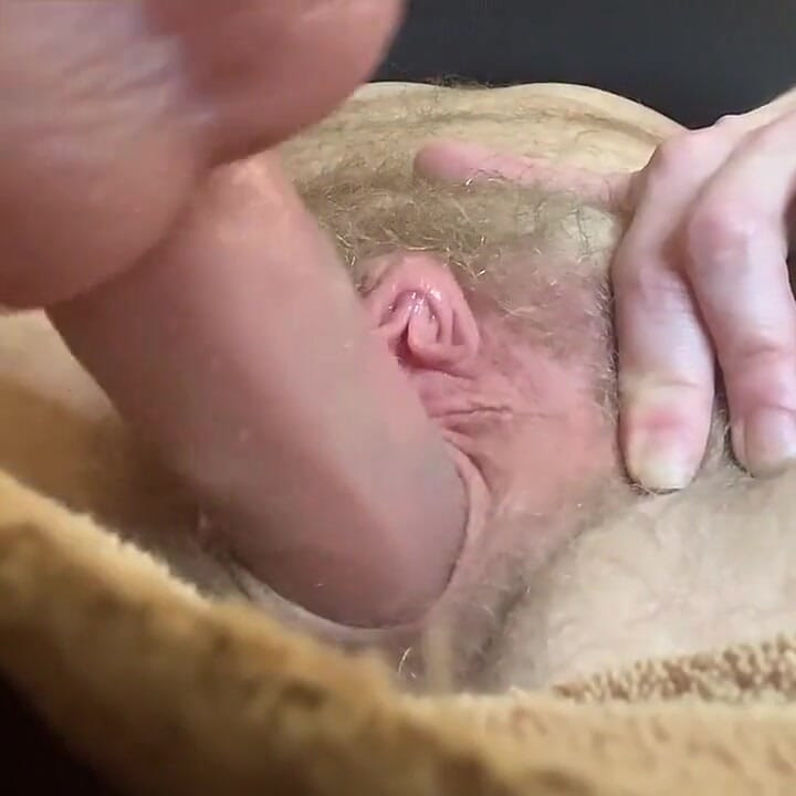 Cspot Playing Close up with Pussy