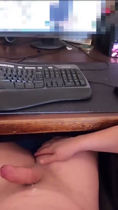 Bored Pawg Seduces Guy and Makes Him Cum While He Tries to Play! | Clip 1