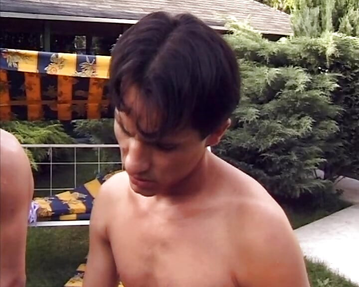 Awek seksi suka berbogel, kompilasi kongkek mendalam kencing dengan zakar besar