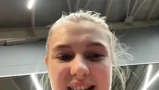 Extremes öffentliches ficken mit jucielussie im fitnessstudio