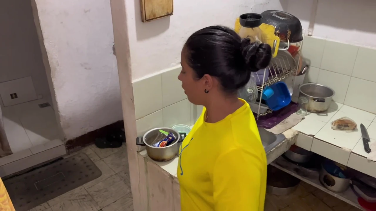 Gerçek video, arkadaşımın erkek arkadaşını mastürbasyon yapıyorum