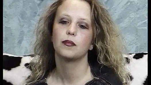 Boneka seksi jerman lagi asik muasin memeknya pakai mainan seks sebelum nyepong kontol