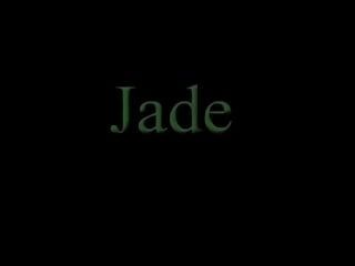 Brünette interracial, asiatisches schätzchen jade hatte ihr erstes nacktes fotoshooting mit einem sexspielzeug