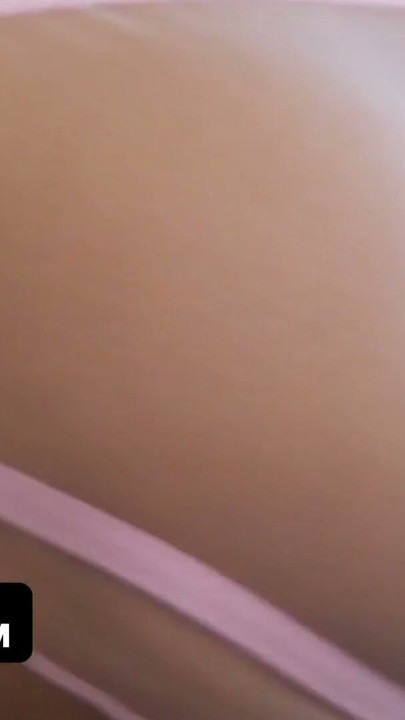 Teamskeet - ateşli üvey kız üvey erkek kardeşi için dans ediyor ve sert yarağının üstünde kalçasını sallıyor | Klip 1