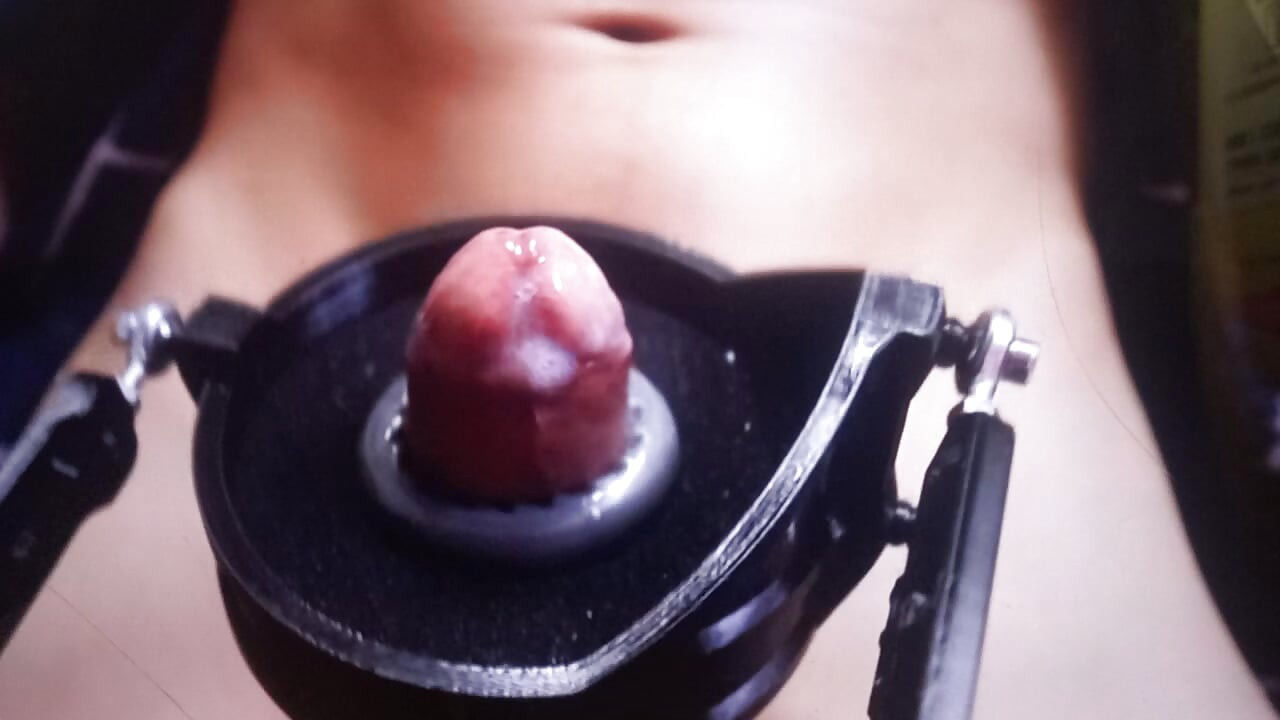 Arab teenager masturbates on his motorcycle