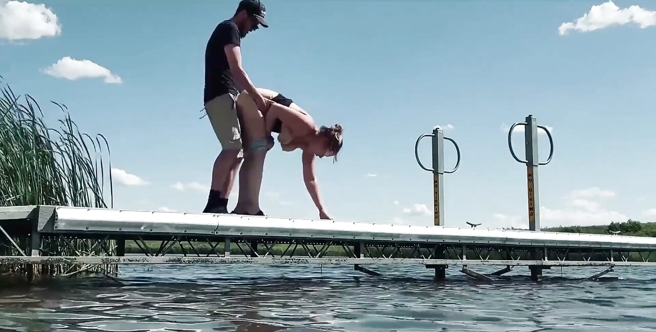 Fast am see erwischt beim ficken für jeden, der zuschaut