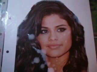 Sborrata per Selena Gomez