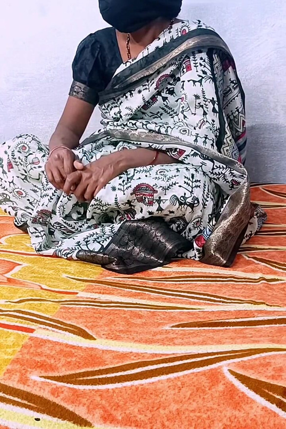 Bini Panas India Menjilat Pepek Buatan Sendiri