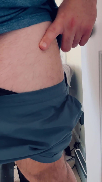 Snažan trenutak iz "Penis Hanging Out at Home"