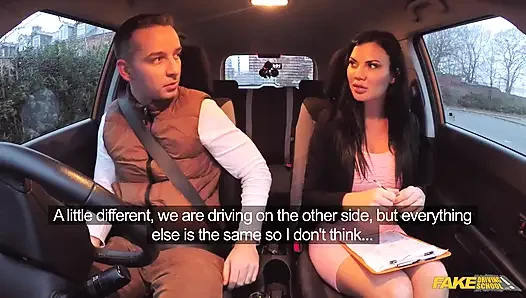 Fake Driving School - ujian mengemudi berubah jadi liar: dicrot dua kali di dalam mobil