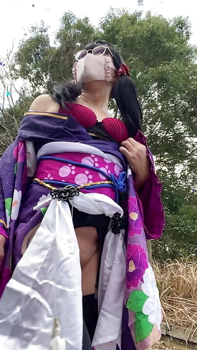 No104 A phantom kimono beauty who appeared in the winter countryside A crossdresser walks in the sun - Part 1