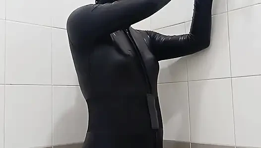 Catsuit ve penis ağzı