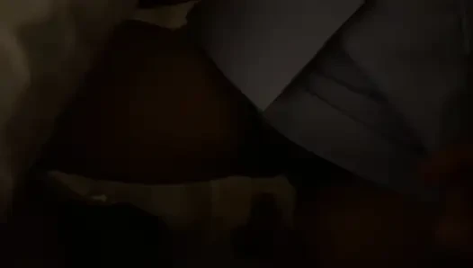 Aku mengatur untuk berhubungan seks dengan teman perawatku selama jam makan siang.