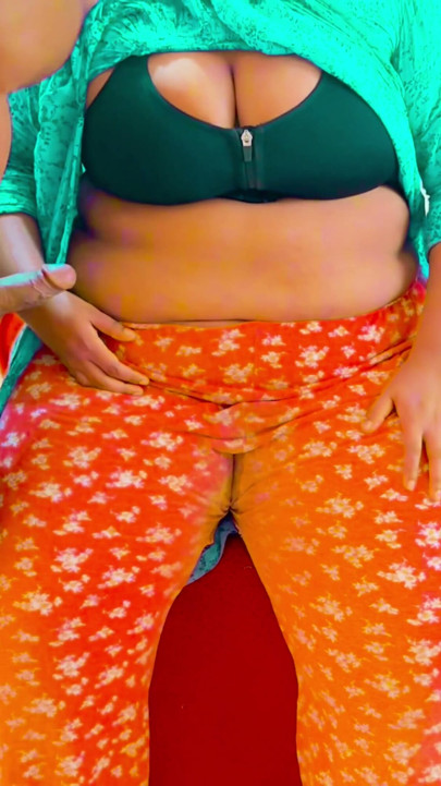 Desi Tamil Aunty Ko Codna kelyi Jabardast | Clip 1