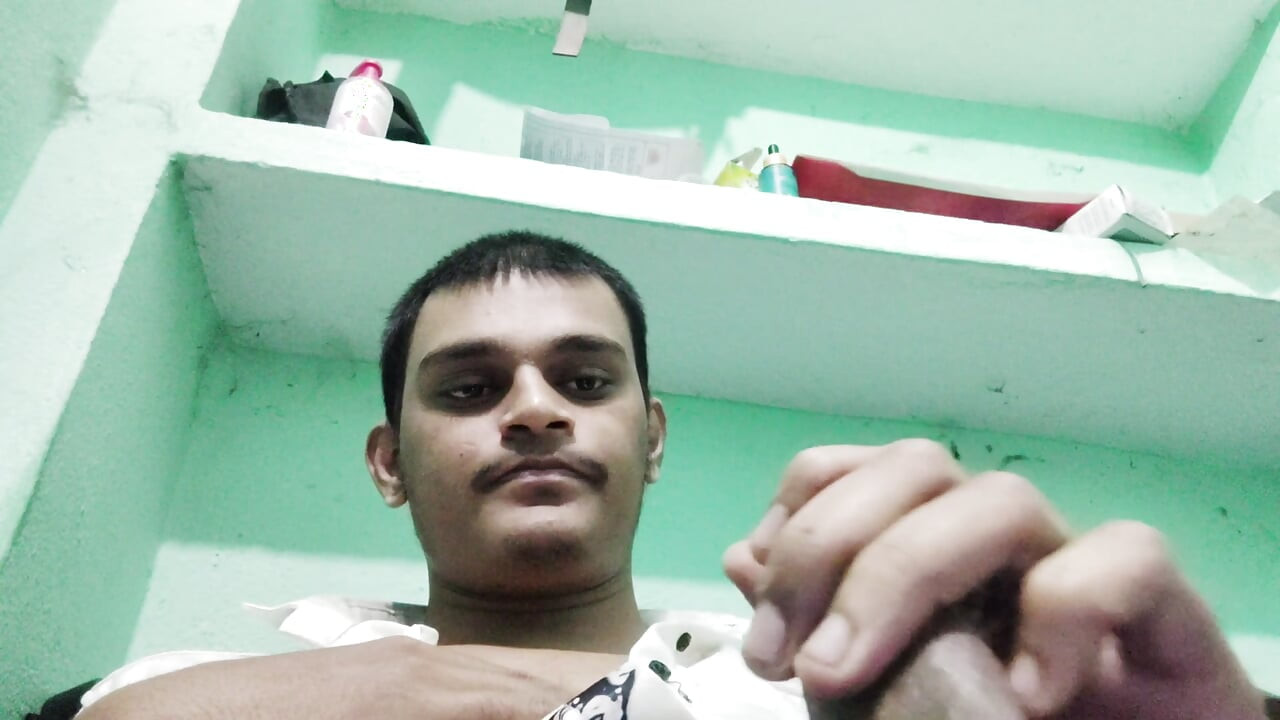 Bhabhi ko dekh ke lund khada ho gaya fir mari Muth