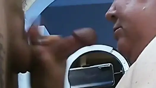Abspritzen direkt in den mund nach einem blowjob