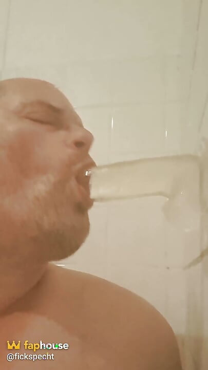 Sucking Round in the Bathroom