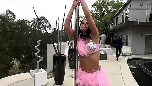 Sürtük Kızlar Rocco Ile Vahşi Sikiş Şenliği