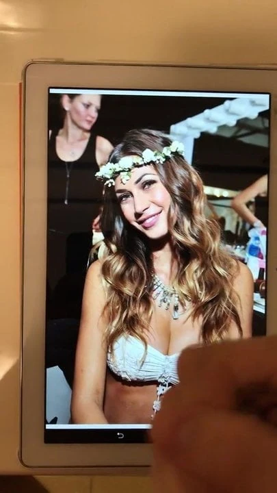 Melissa Satta cum tribute