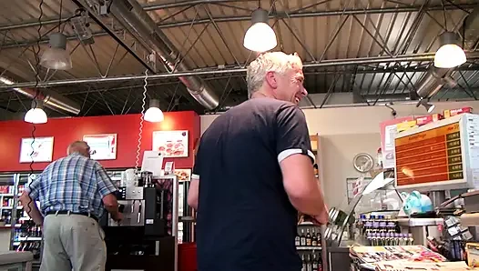 Azgın Ev Kadınları Çifte Penetrasyonlu Grup Seks Partisi