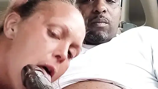 Street hooker blowjob in car. Cum in mounth