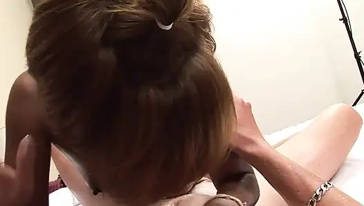 2023! Wow! Kontol besar itu enak banget!! Gadis Asia dientot habis-habisan