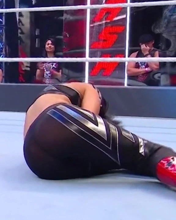 WWE - Bayley's amazing ass showing through her pants