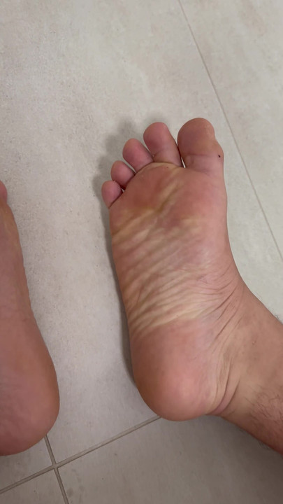 Teen feet