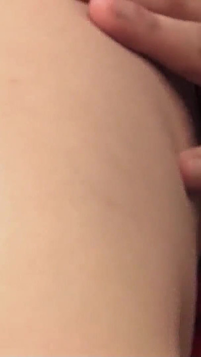 "Küçük memeli Asyalı fahişeden prezervatifsiz dölleme seksi" den önemli an