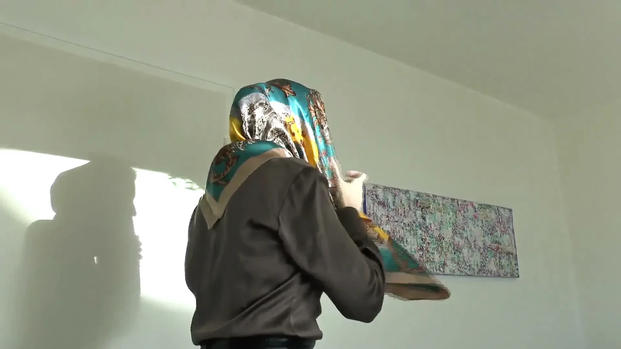 Afternoon Headscarf Try-on, Part 1 - Lady Victoria Valente