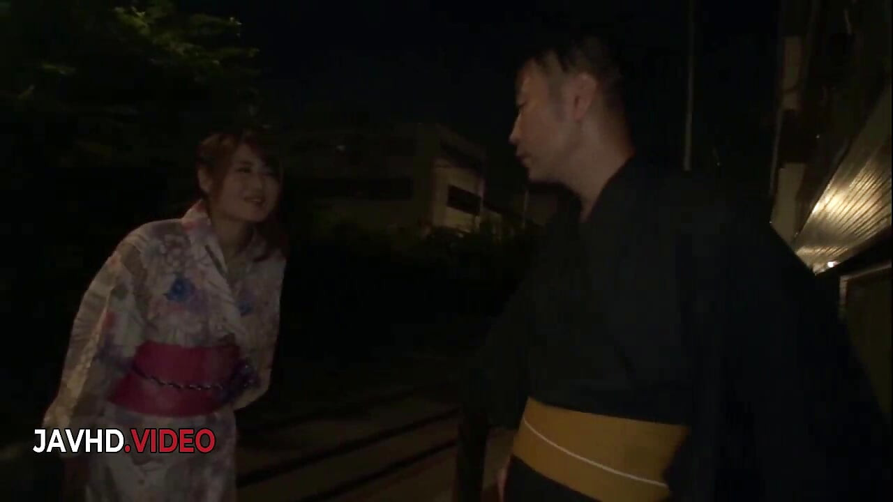 Blowjob ghairah Asia Yumi Maeda sebelum sesi tegar sengit