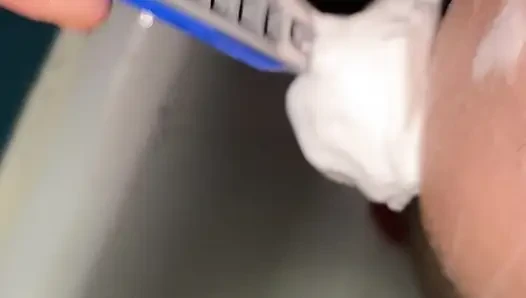 Kıllı bacaklar tıraş oluyor yakın çekim