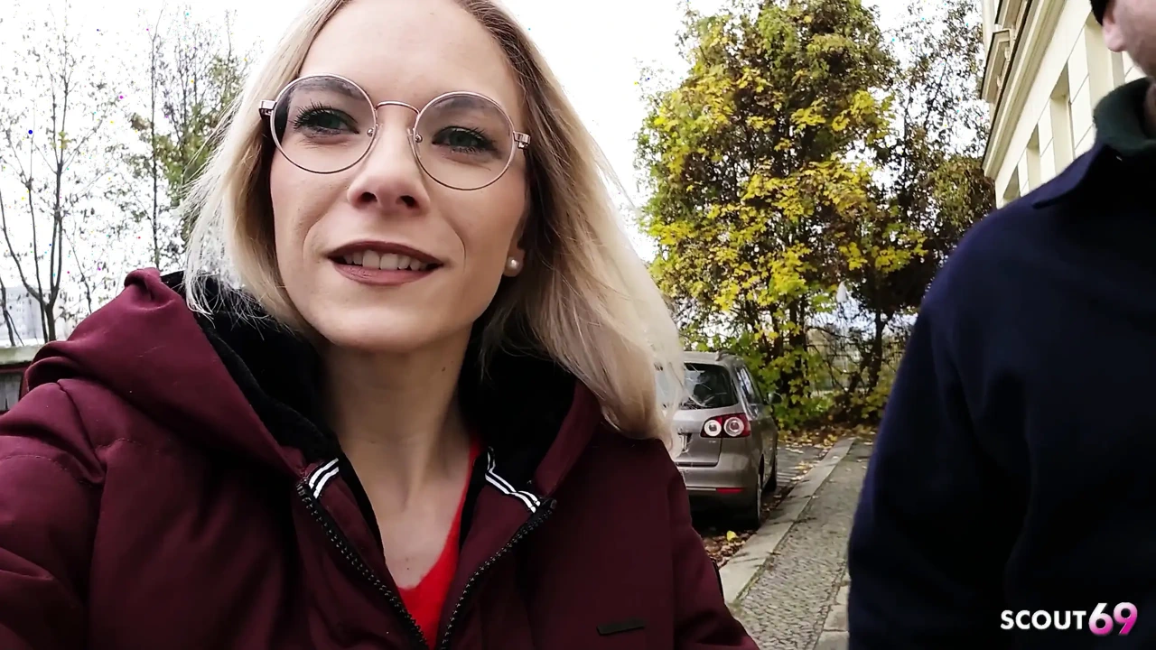 Deutsche freundin, swinger tauschen vierer - Zwei dünne mädchen, die kleine emily und Vivi vallentine werden gefickt