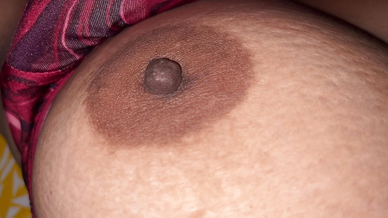 Dasi bhabi boobs pressing heard - Indian Bhabi boobs pressing -  Boudi dudh chapa