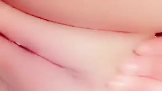 Who comes to lick me? 😋