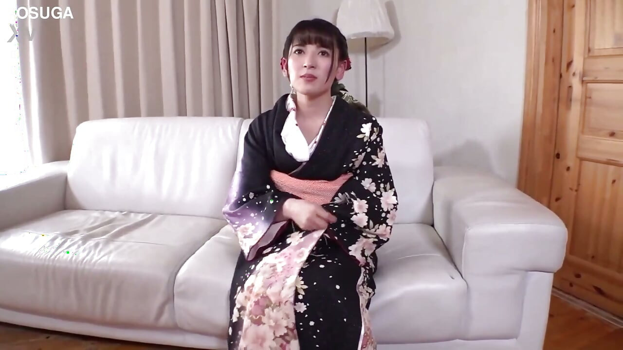 20-year-old on Her Way Home From Her Coming-of-age Ceremony - Free Commemorative Photo Shoot, She Was Tricked Into Taking Photos