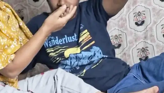 Sweetsex2001i was mopping the house, I was on the boss and my back was hurting a lot, sir, it felt very good now.