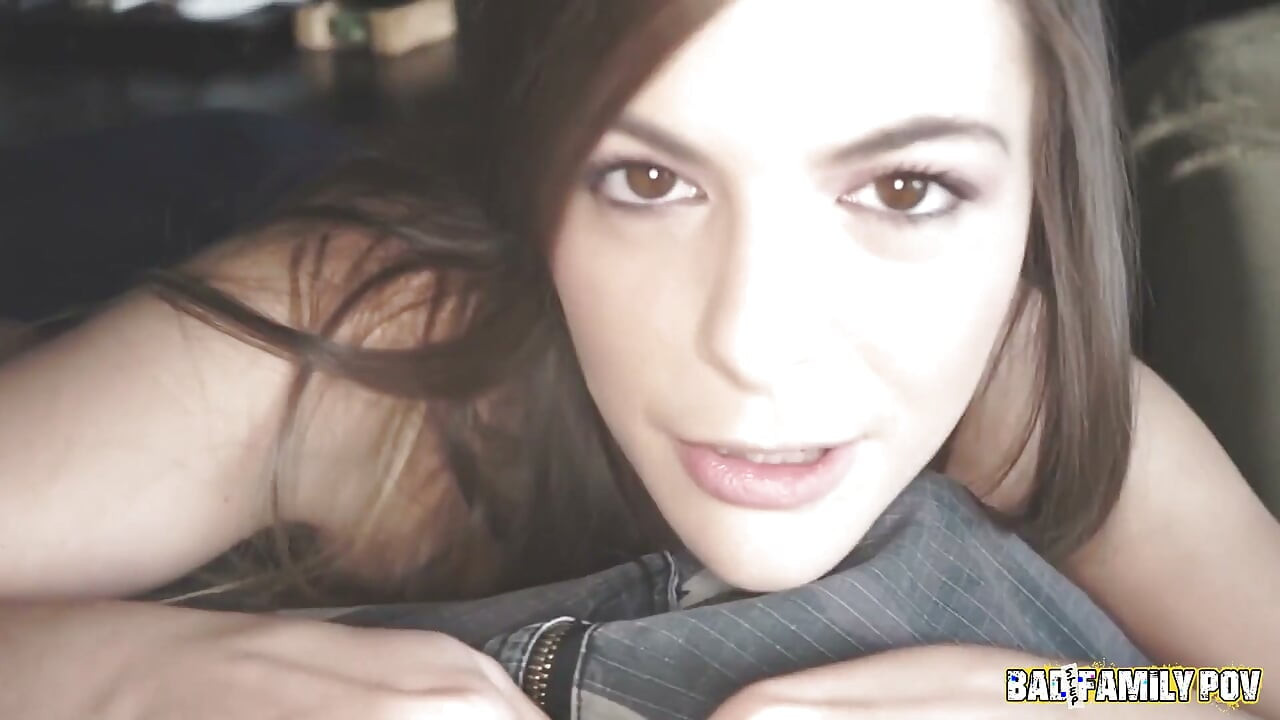 Kendra Lynn的緊窄小穴被拉伸POV