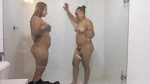A delicious shower accompanied by the most slut in the neighborhood
