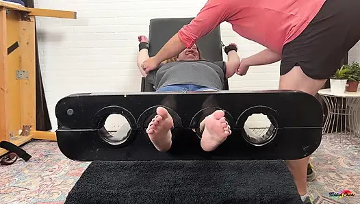 Heather щекотка