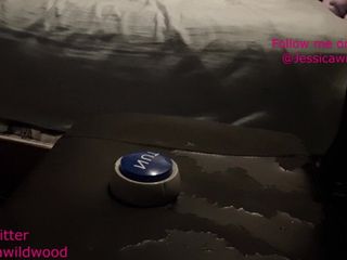 Джессіка Вайлдвуд горіхи на кнопці горіха (відео-мем) 2020