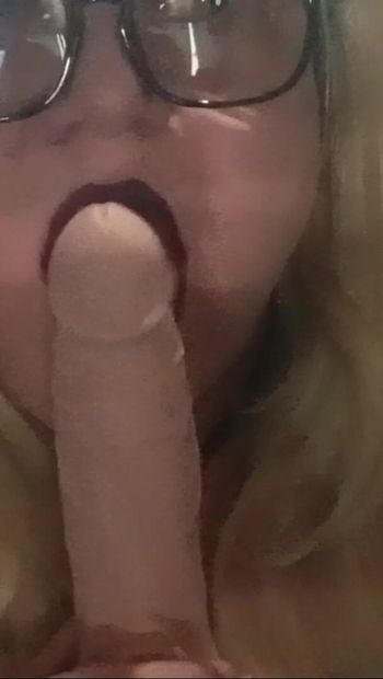 Dizzy blonde practicing sucking cock