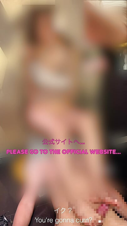 Dominatoare japoneză Fă un tip să lingă pizda și fă-i o labă cu picioarele.